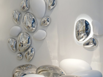 Décoration murale Stone Fuoriluogo Milano galets chrome et blanc mat