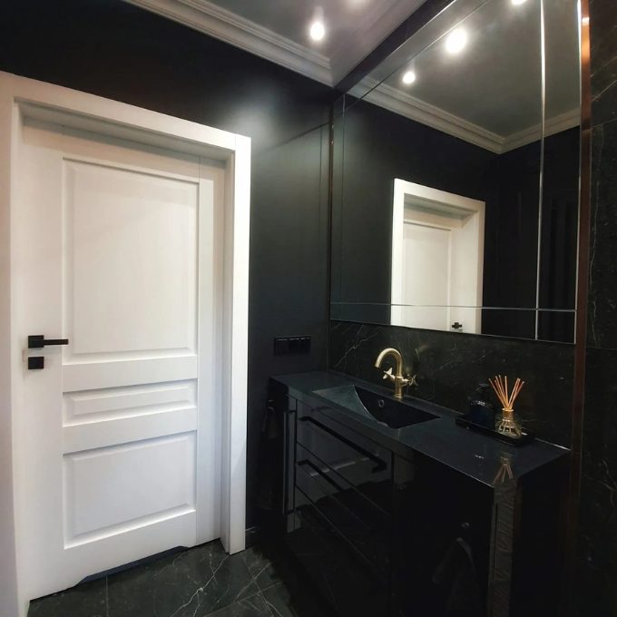 salle de bain design noir et blanche